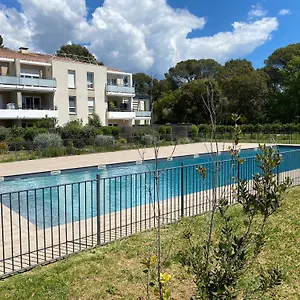 apt-rez-de-jardin-au-nouvelles-terres-a-la-londe-les-maures.aixenprovencehotels.org/