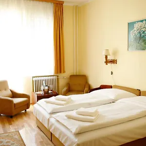 Otel Bara Junior **