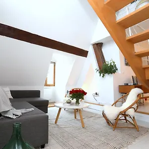 folk-loft.hotels-rhonealpes.com/